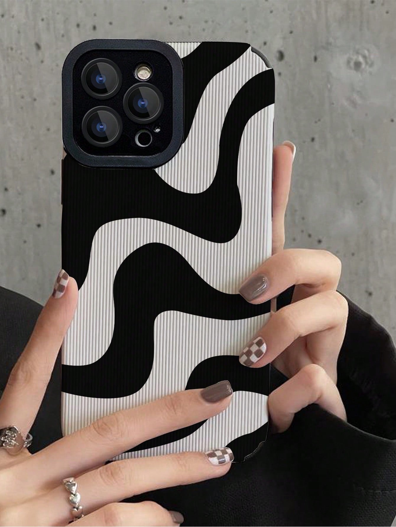 Abstract Stripe Shockproof Case