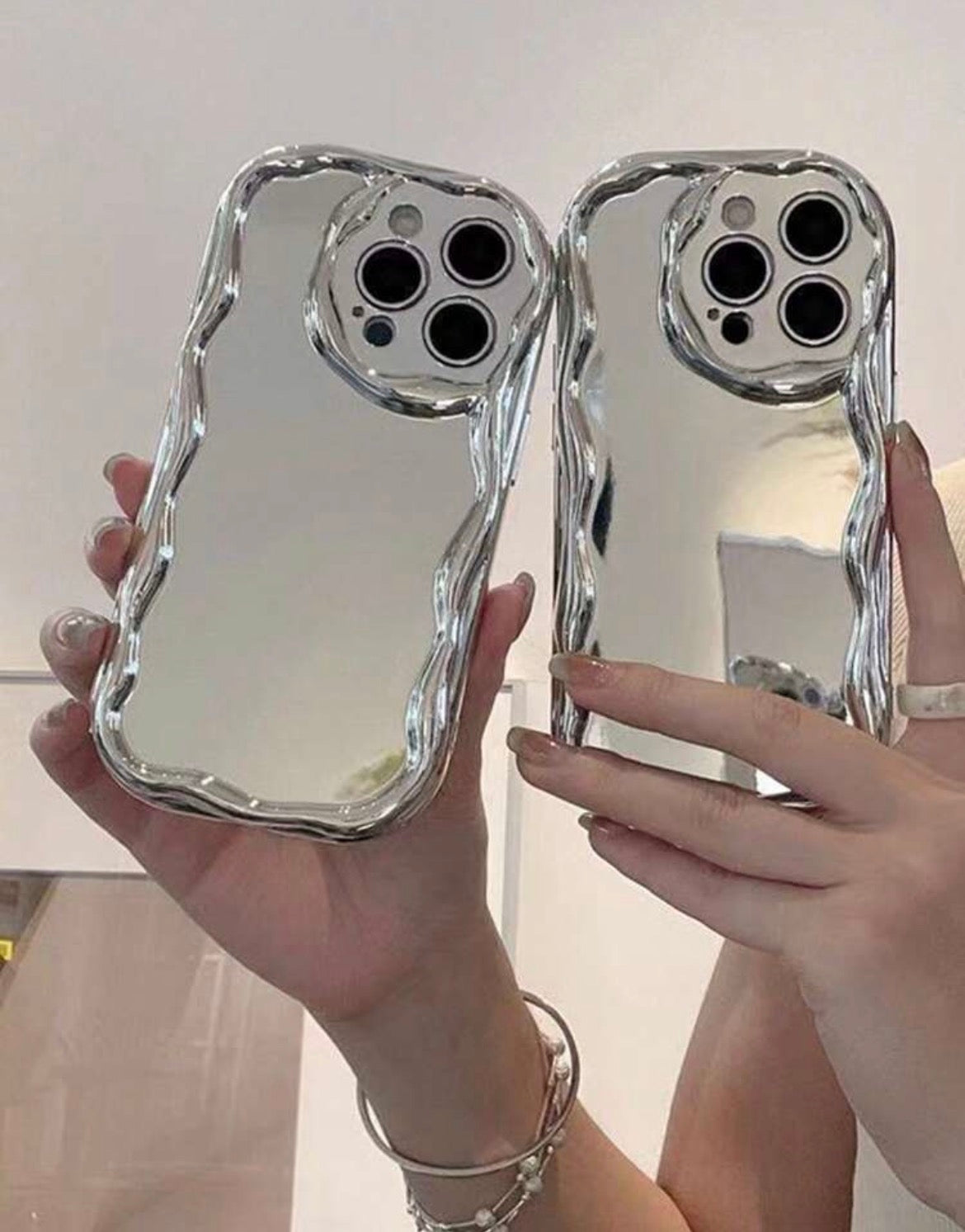 Wavy Frame Mirror Case